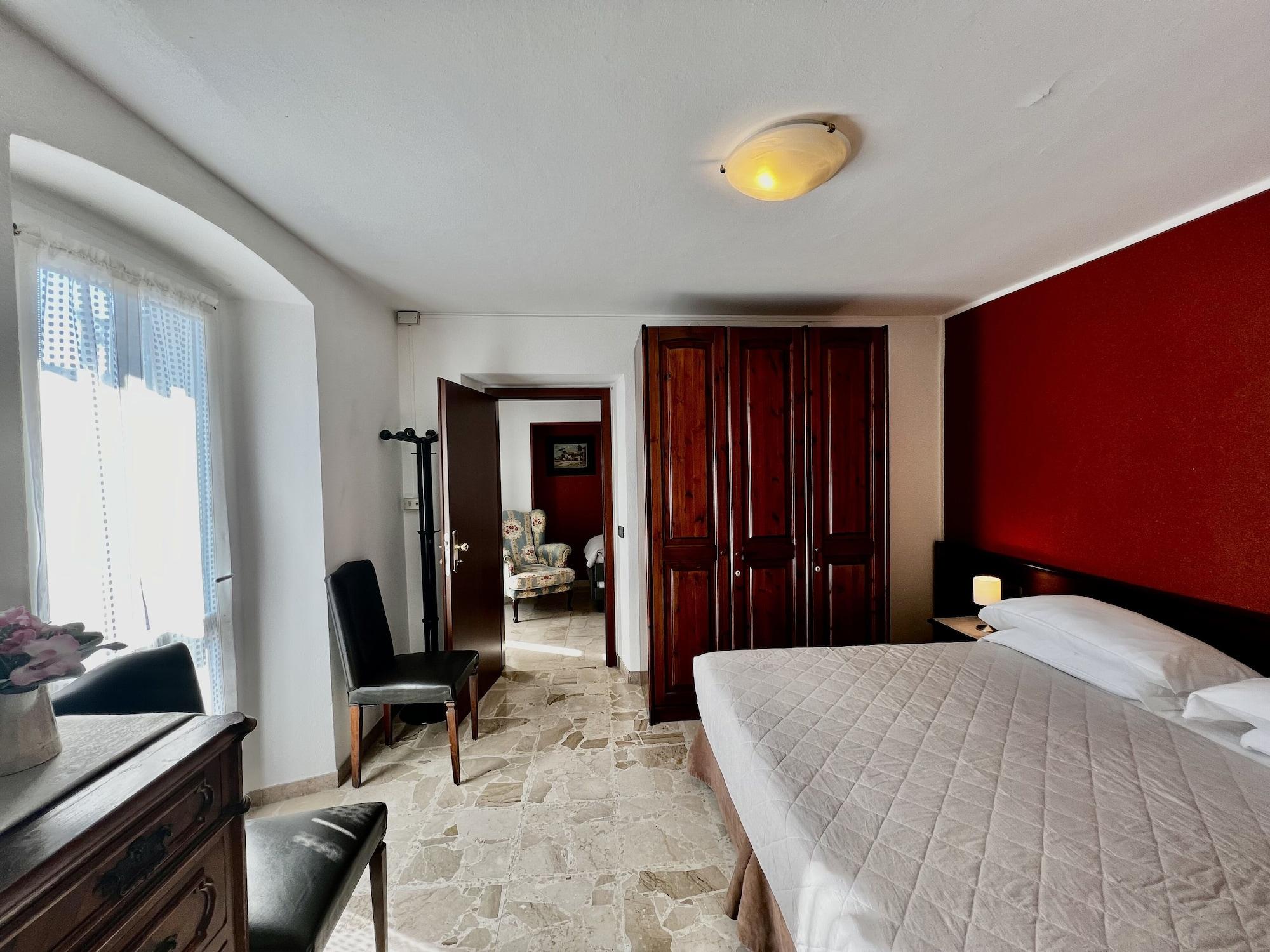 Aurora Hotel กัสตีโอเน เดลลา เปรโซลานา ภายนอก รูปภาพ